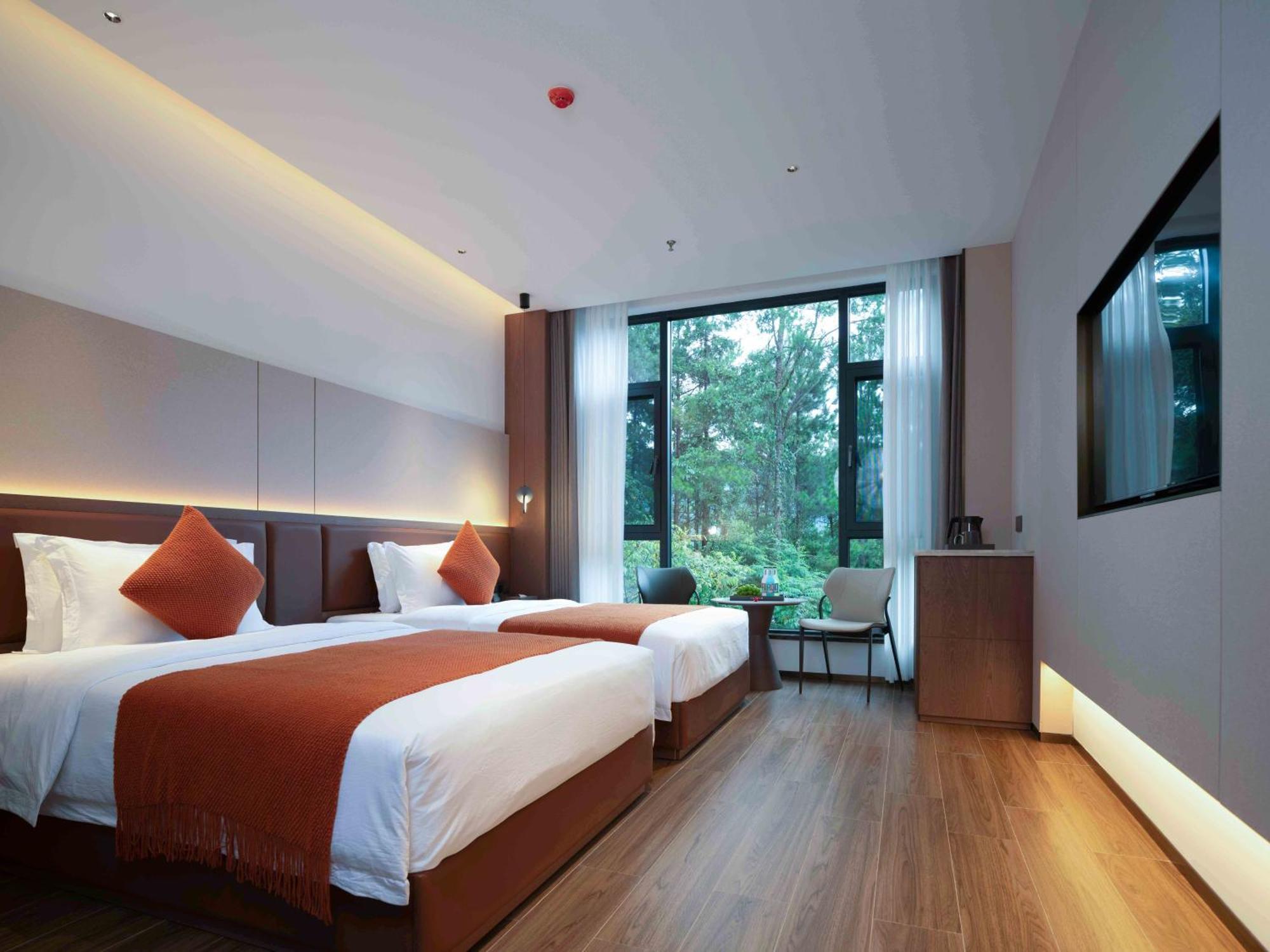 Zhangjiajie Utopia Hotel--Free One Way Pick Up Service Over 2 Nights Exterior photo