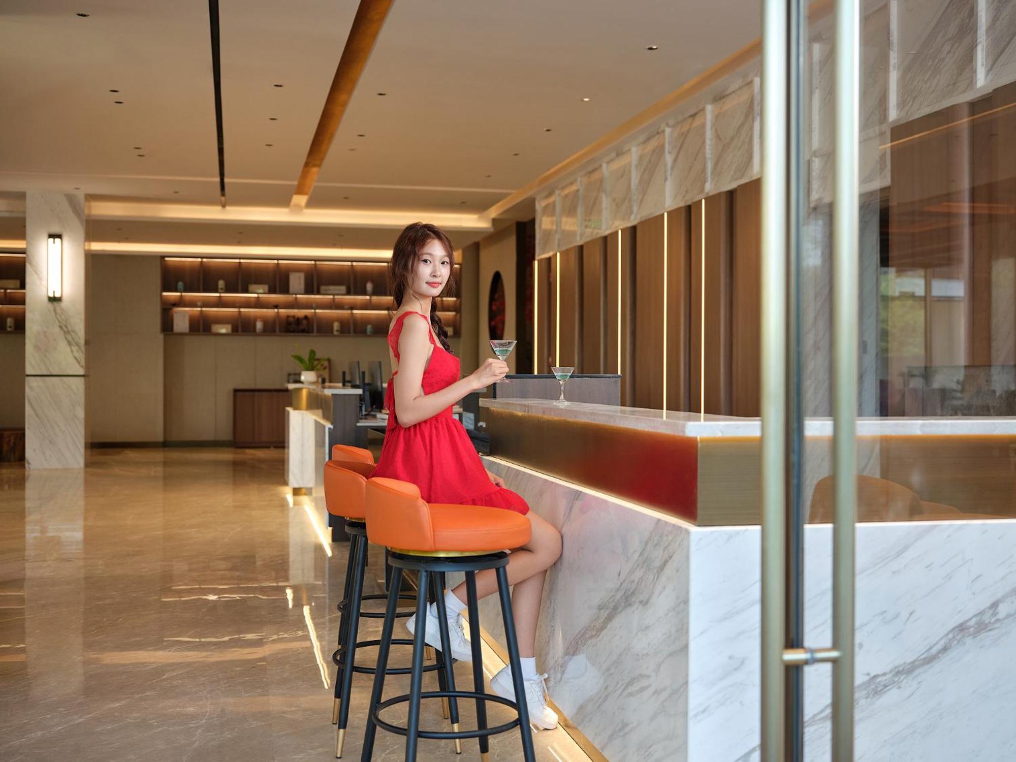 Zhangjiajie Utopia Hotel--Free One Way Pick Up Service Over 2 Nights Exterior photo