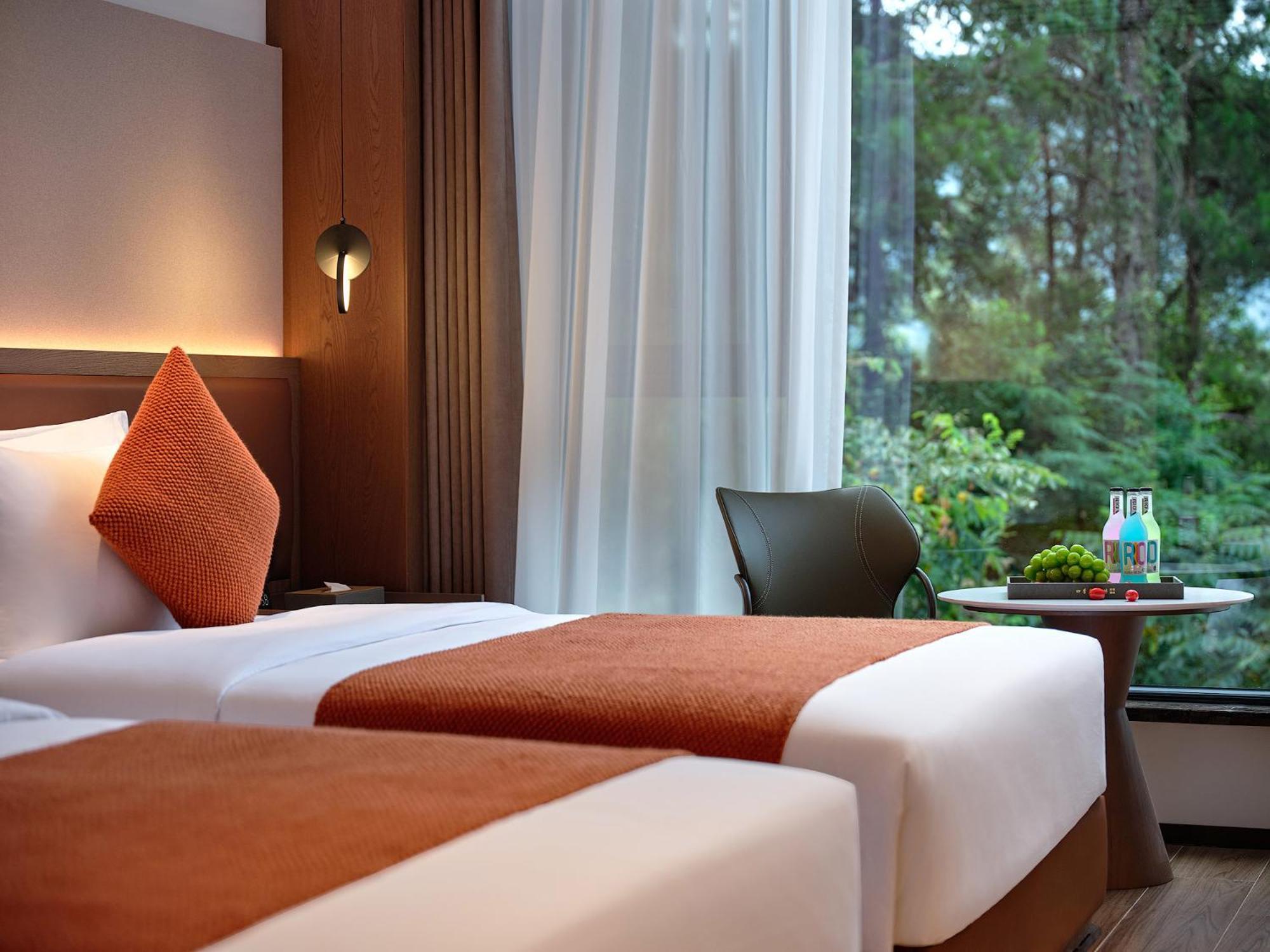 Zhangjiajie Utopia Hotel--Free One Way Pick Up Service Over 2 Nights Exterior photo