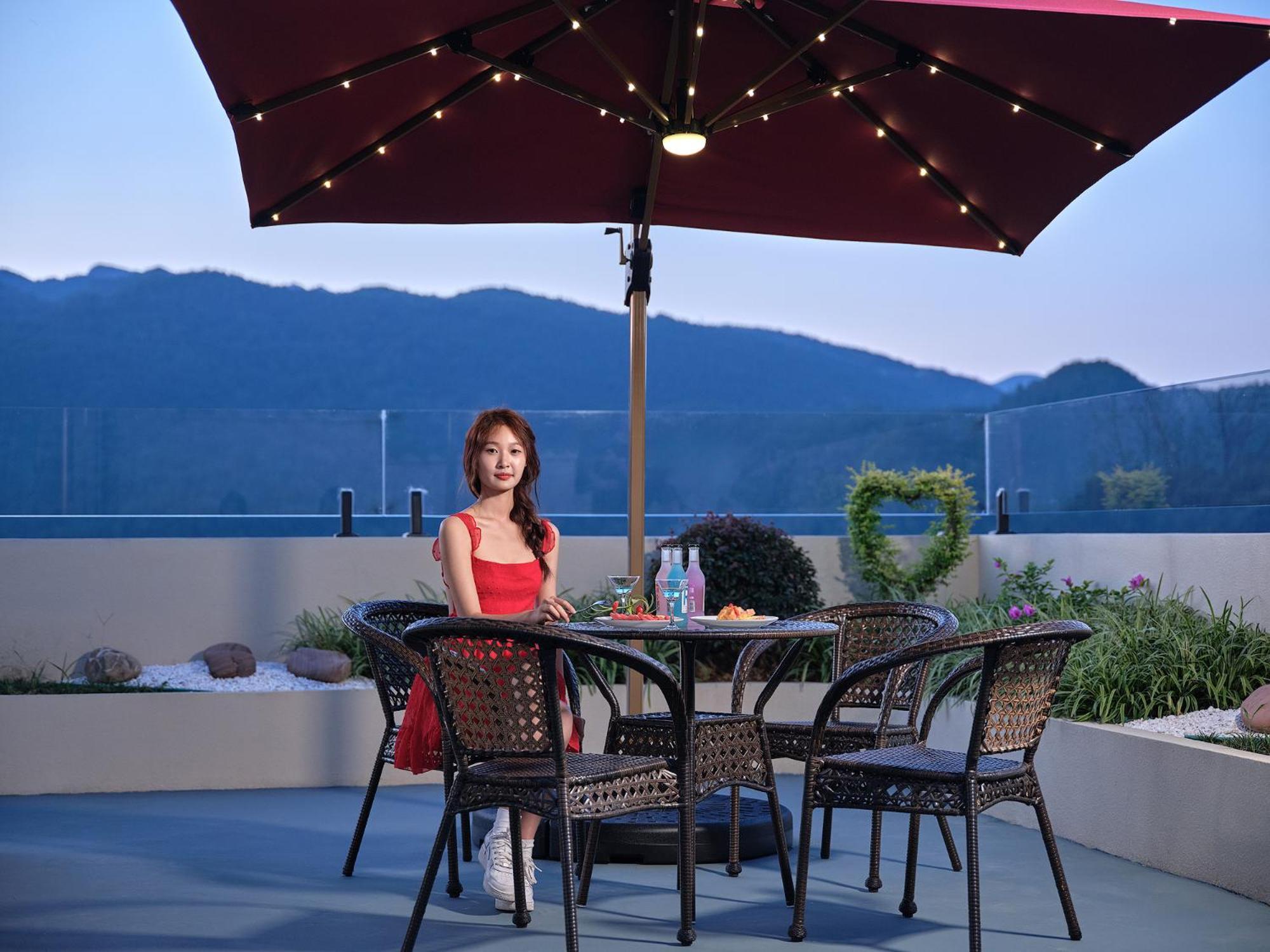 Zhangjiajie Utopia Hotel--Free One Way Pick Up Service Over 2 Nights Exterior photo