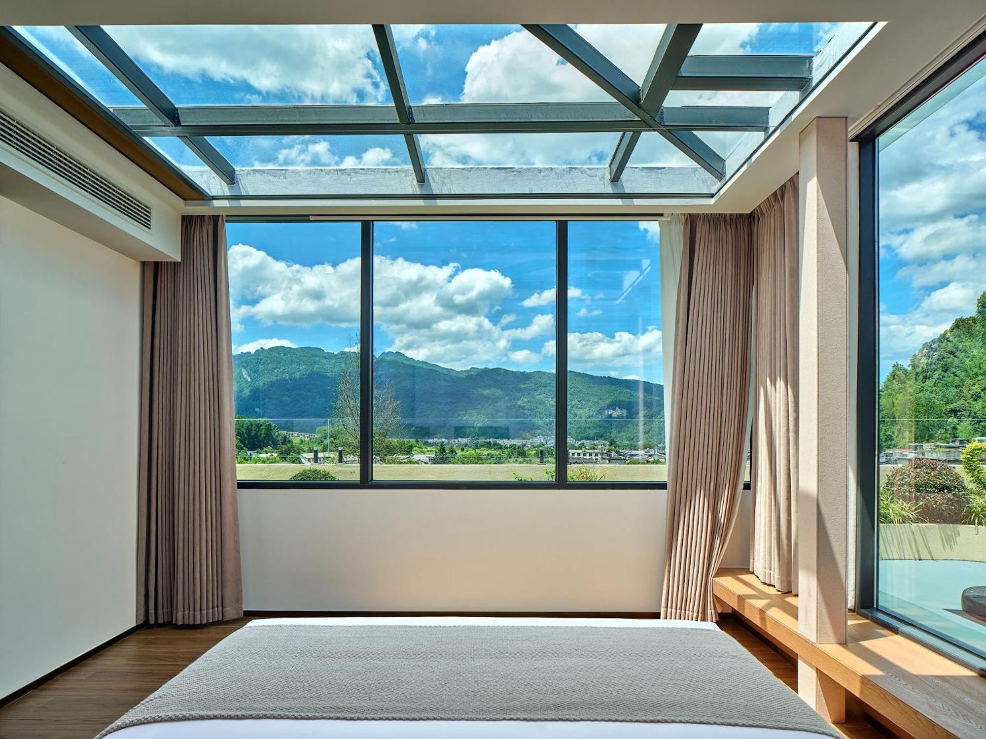 Zhangjiajie Utopia Hotel--Free One Way Pick Up Service Over 2 Nights Exterior photo