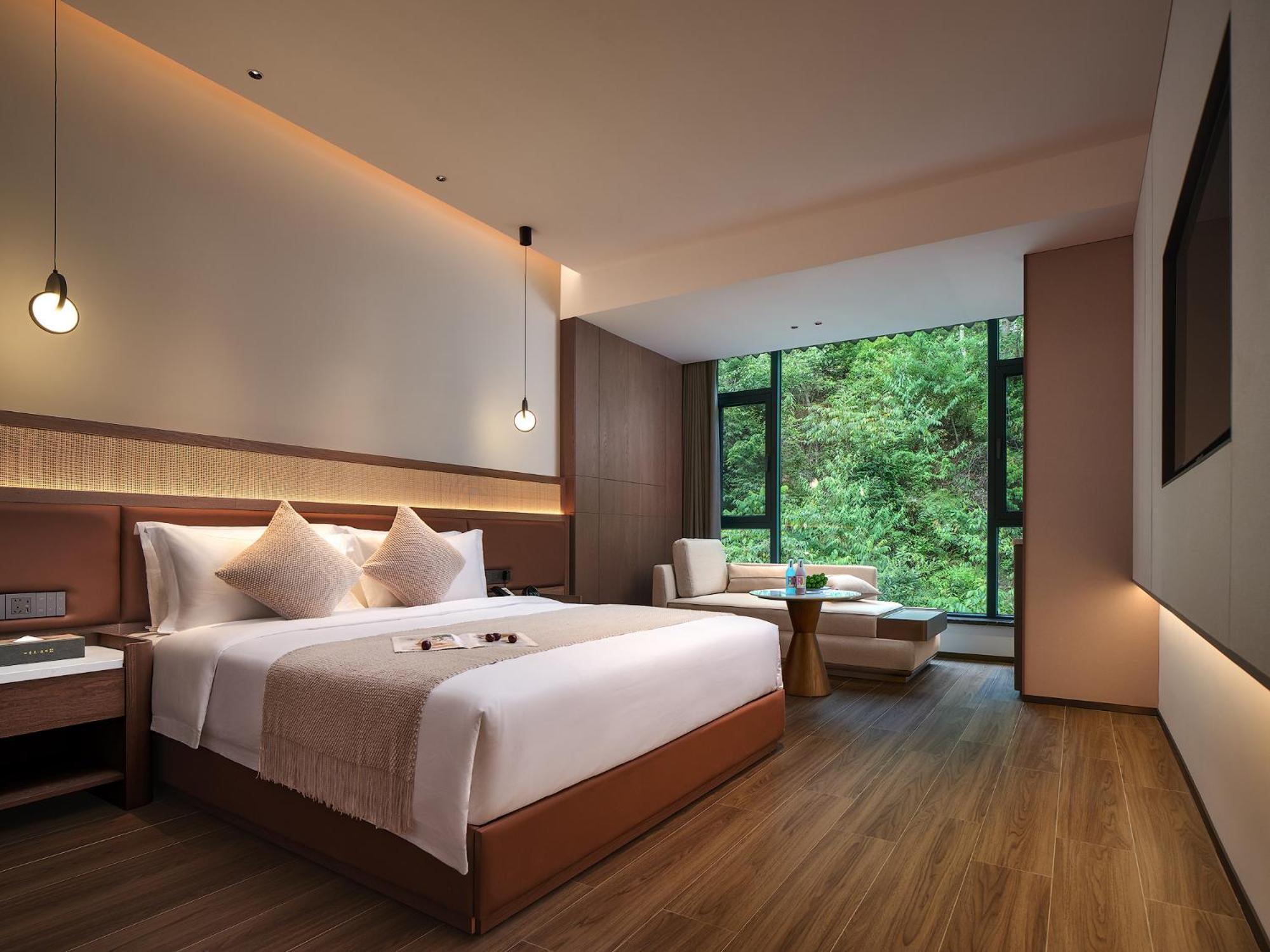 Zhangjiajie Utopia Hotel--Free One Way Pick Up Service Over 2 Nights Exterior photo